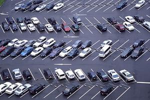 土日祝日も対応できる車検車屋です